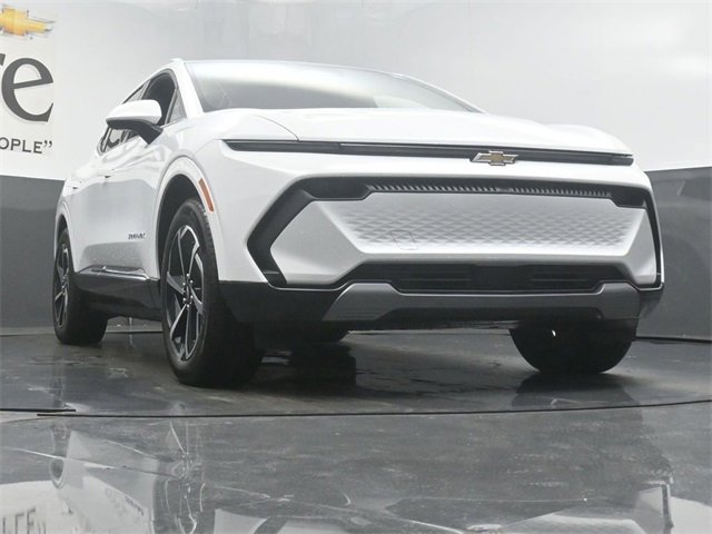 New 2025 Chevrolet Equinox EV LT image 3