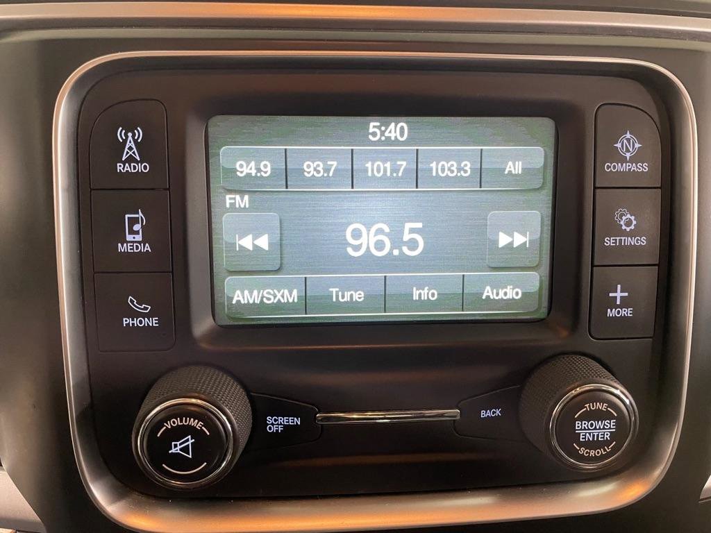 Used 2015 RAM 1500 Classic SLT w/ SLT Plus D￩cor Group image 33