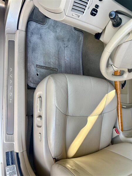 Used 2006 Toyota Avalon XLS FWD image 17