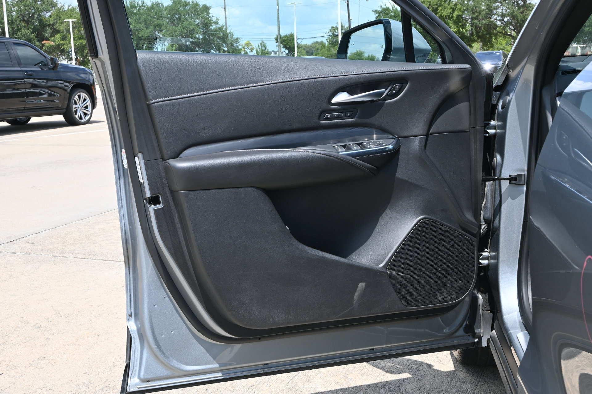 Certified 2025 Cadillac XT4 Premium Luxury FWD image 16
