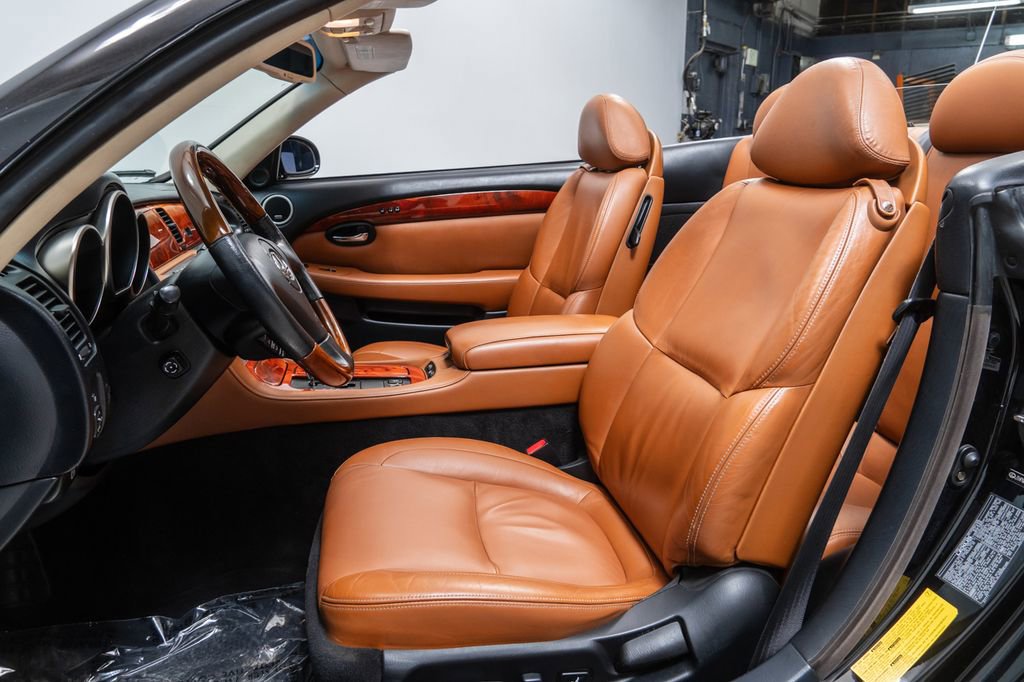 Used 2004 Lexus SC 430 Convertible RWD image 5