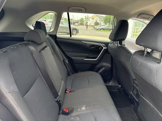 Used 2023 Toyota RAV4 LE AWD/4WD image 28