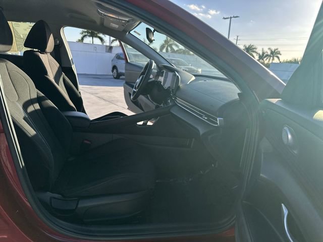Used 2024 Hyundai Elantra SEL image 29