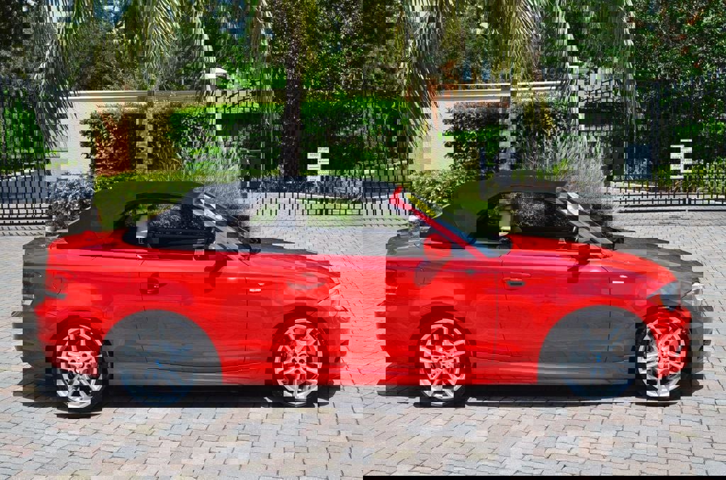 Used 2012 BMW 135i Convertible image 27