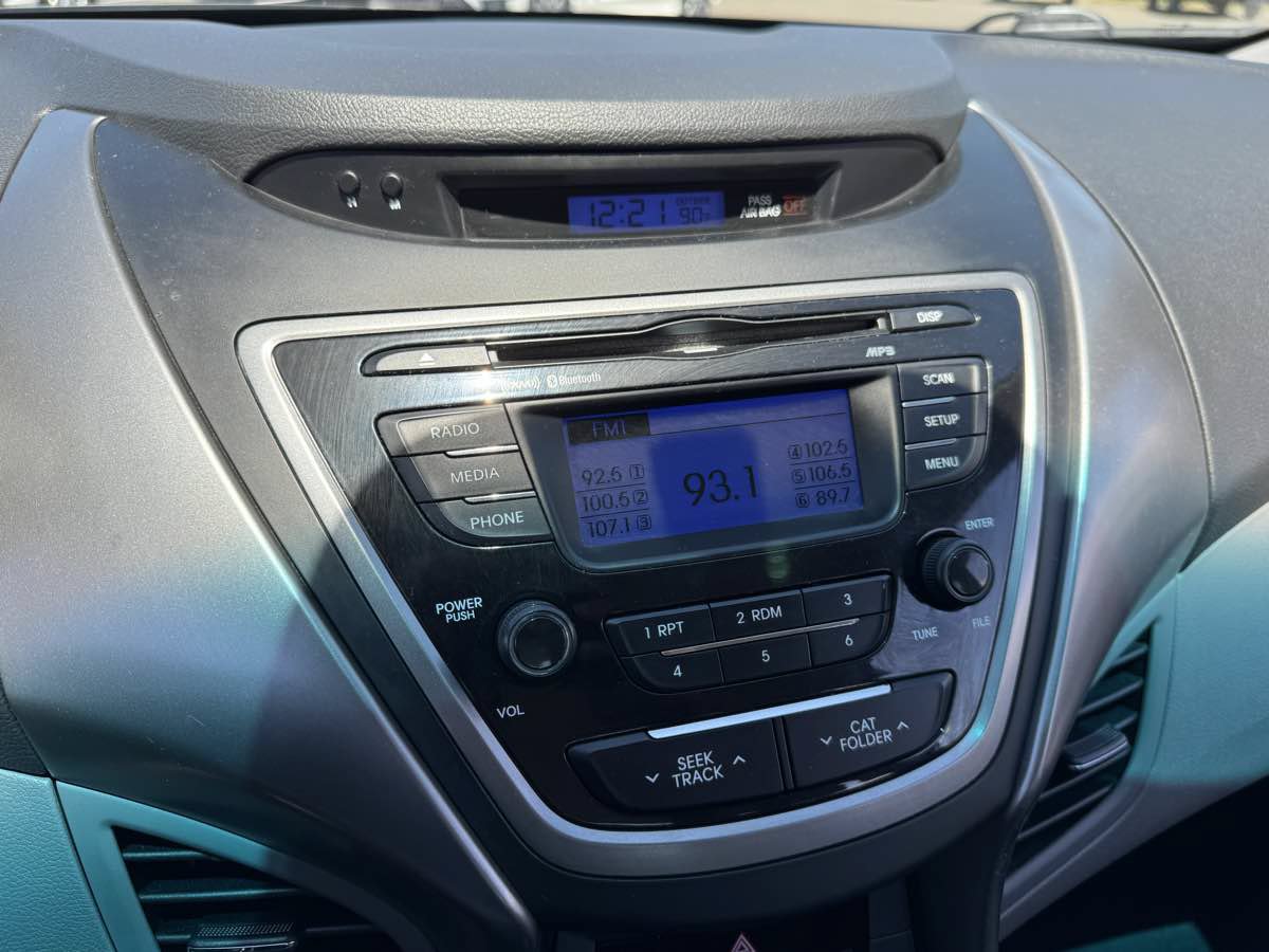Used 2013 Hyundai Elantra GLS w/ Preferred Pkg FWD image 29