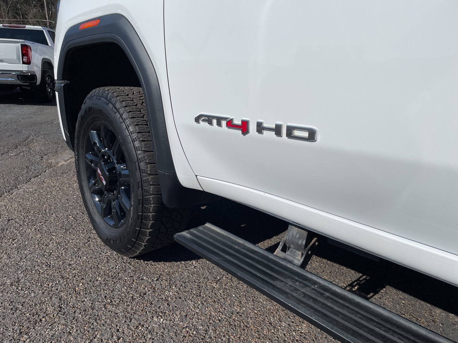 Used 2024 GMC Sierra 2500 AT4 w/ AT4 Premium Plus Package image 28