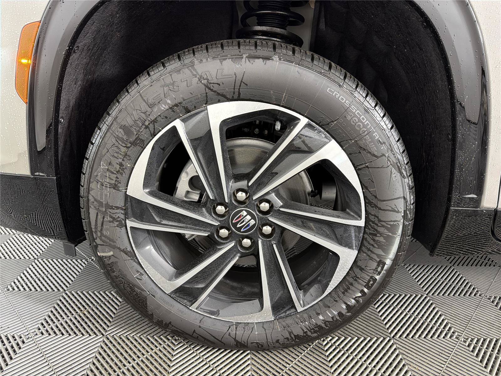 New 2026 Buick Enclave Sport Touring w/ Power Package FWD image 9