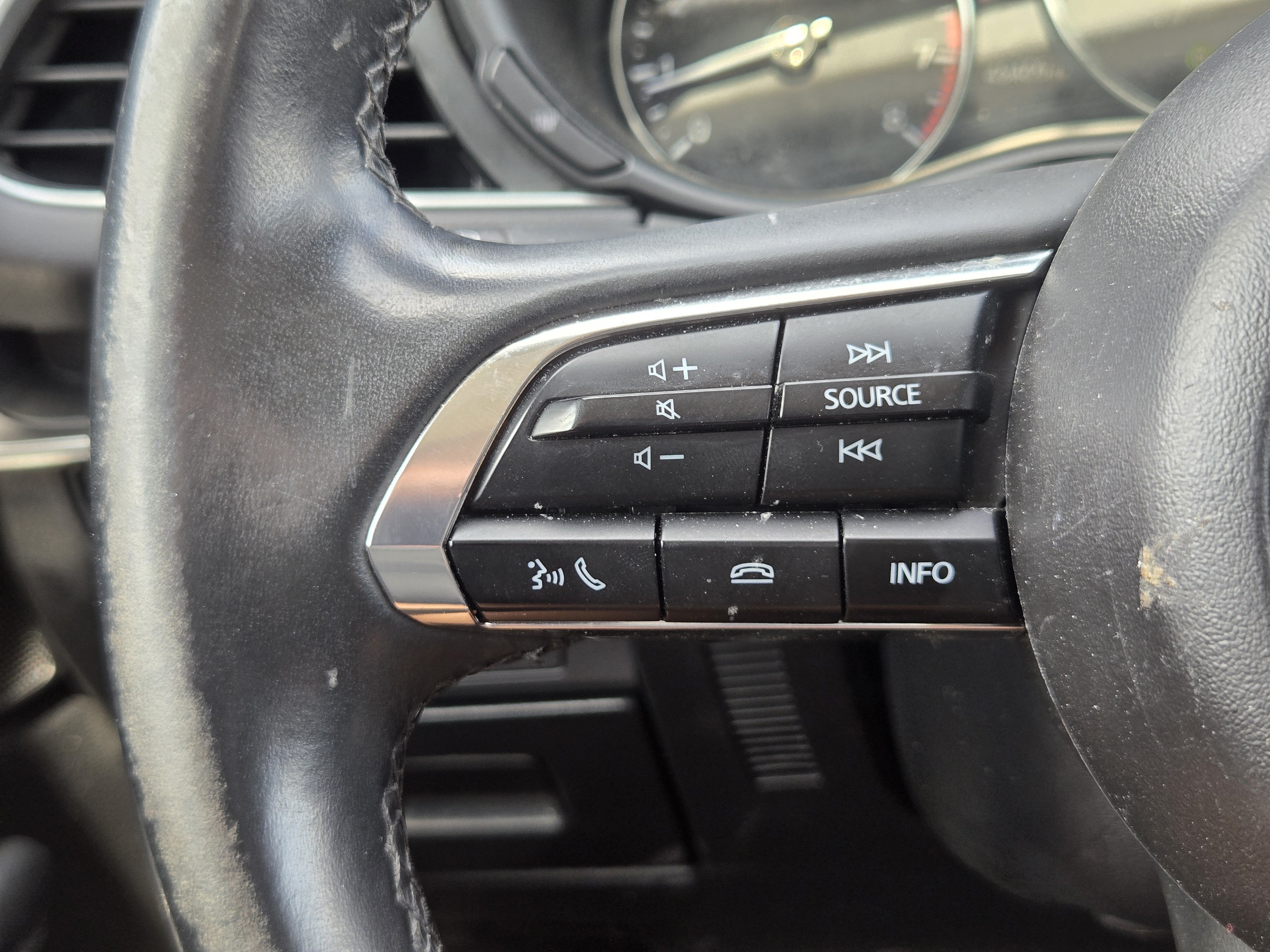 Used 2024 MAZDA MAZDA3 s FWD image 27