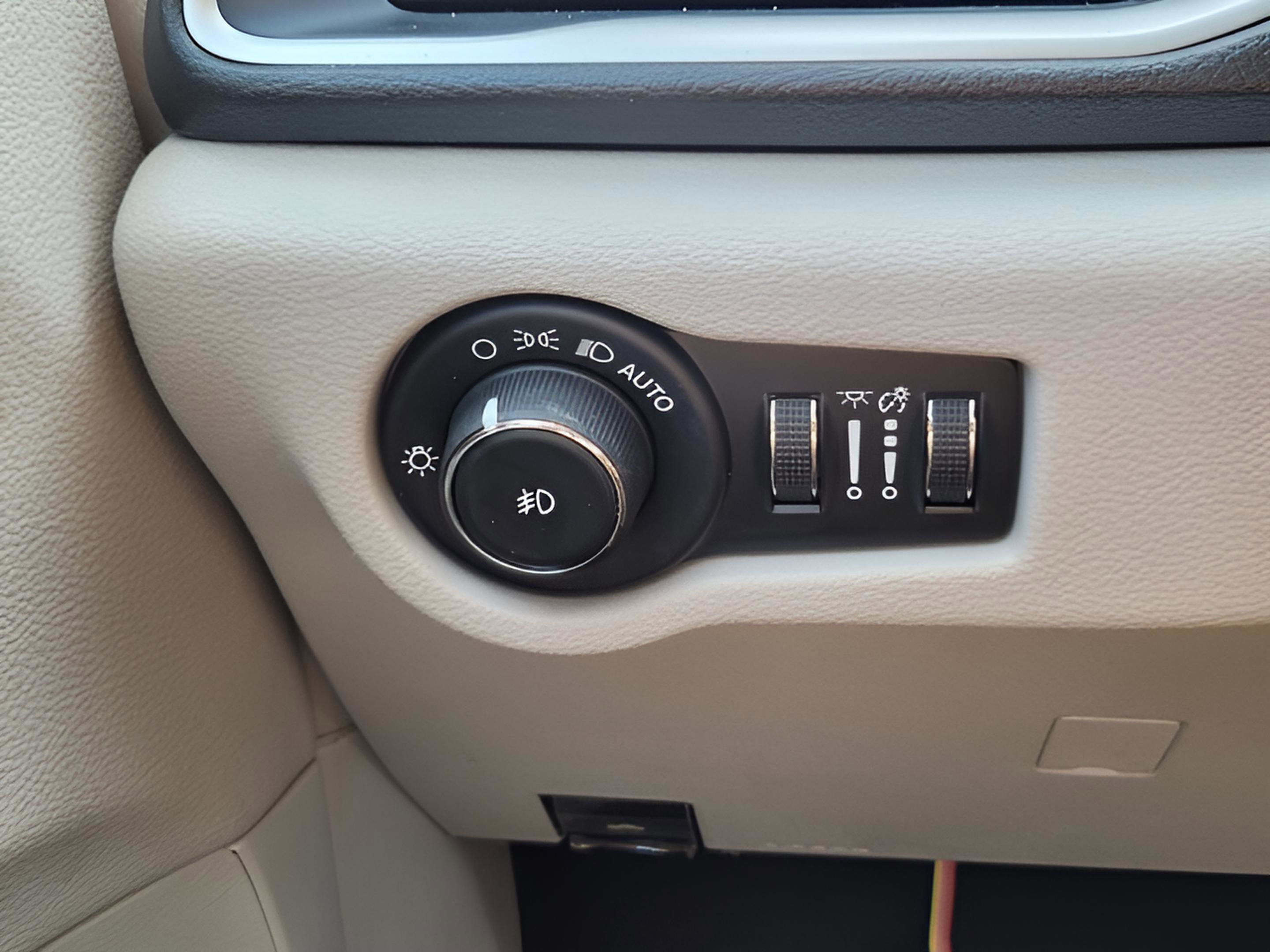 Used 2019 Chrysler Pacifica Touring Plus image 23