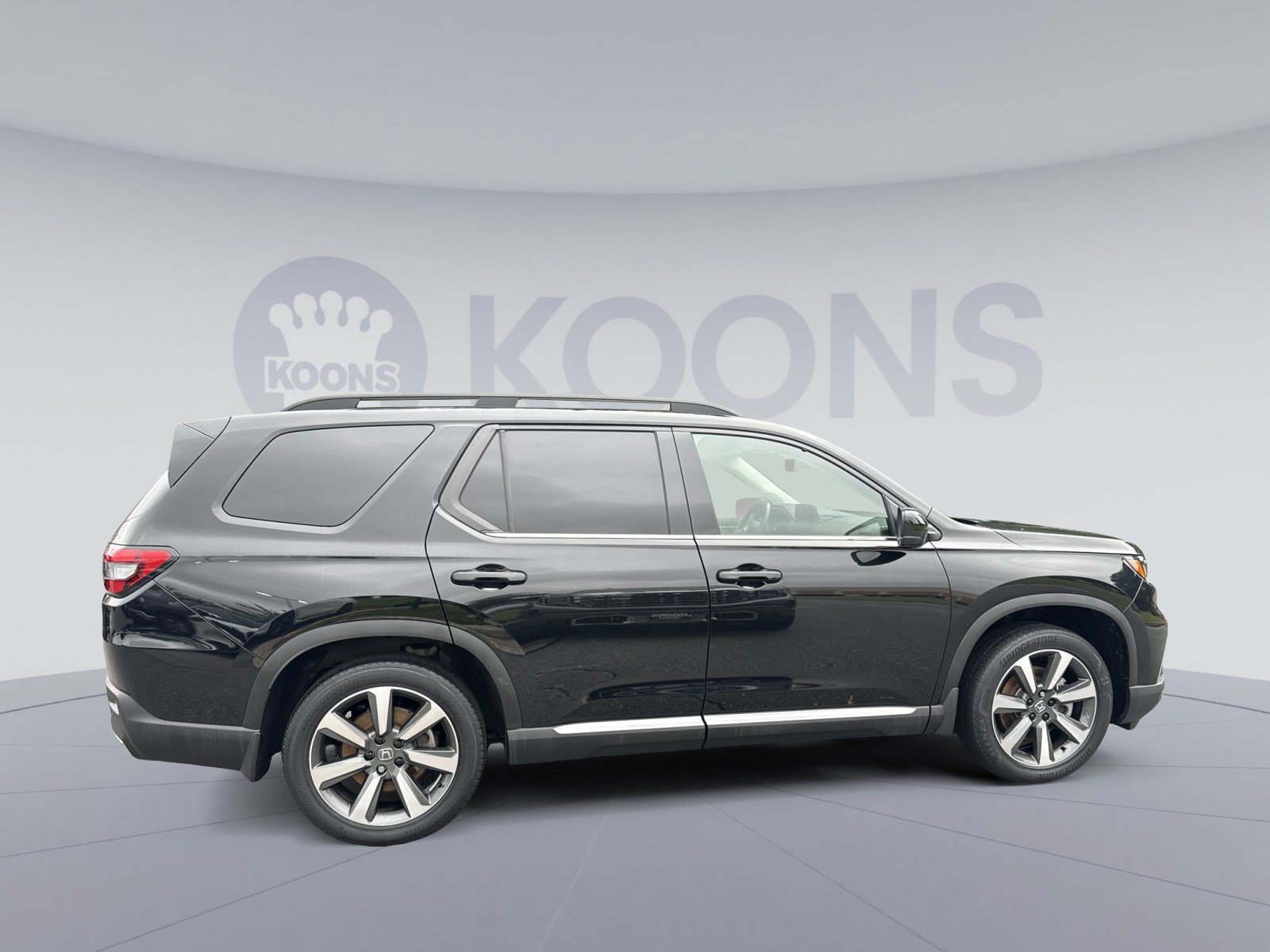 Used 2025 Honda Pilot Elite image 8
