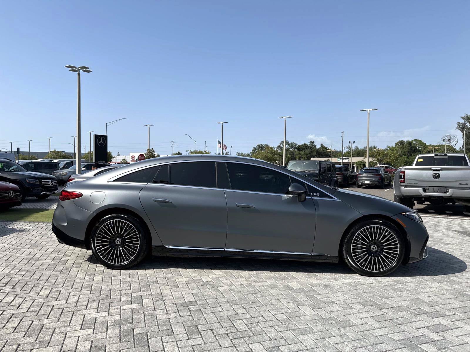 Used 2022 Mercedes-Benz EQS 580 4MATIC Sedan image 6