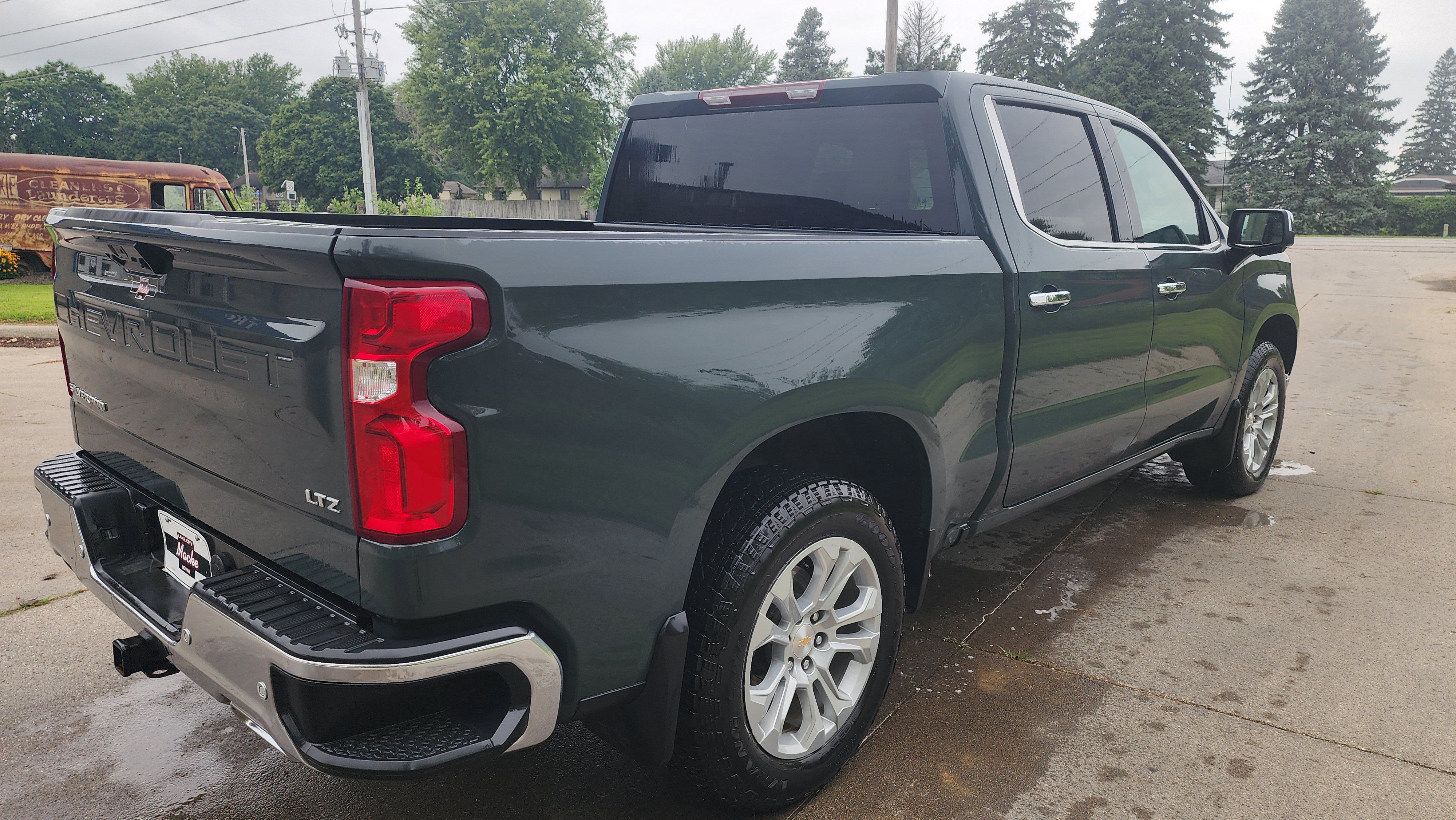 Certified 2026 Chevrolet Silverado 1500 LTZ w/ Z71 Off-Road Package AWD/4WD image 4