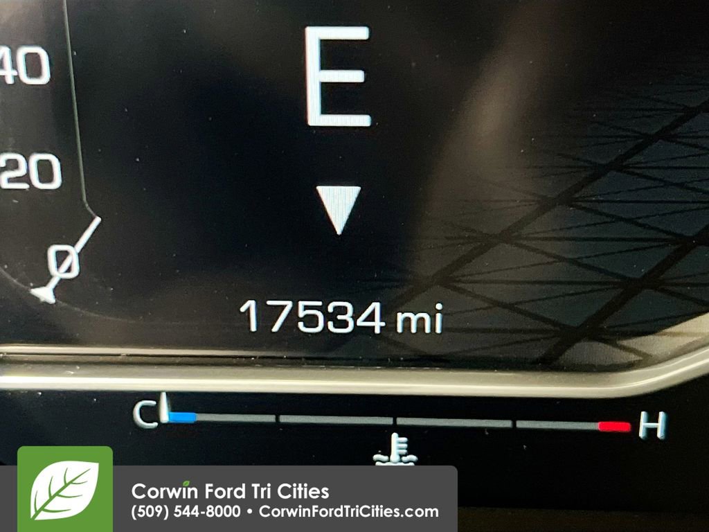 Used 2023 GMC Sierra 1500 AT4 image 2