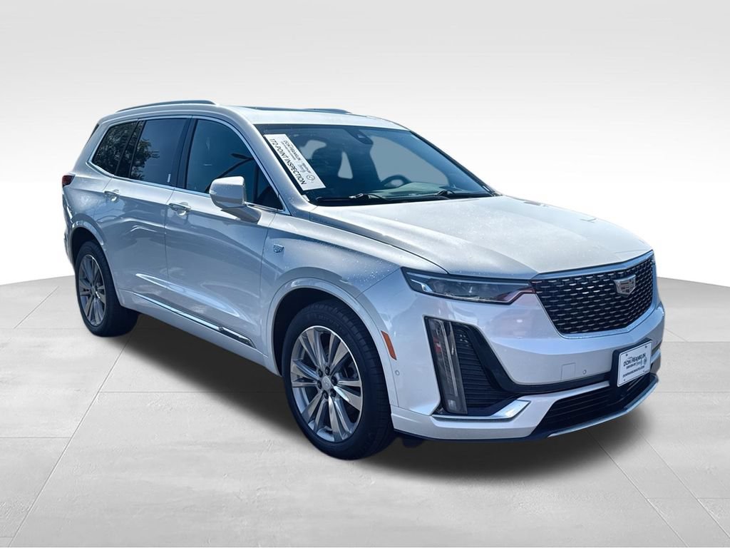 Used 2024 Cadillac XT6 Premium Luxury w/ Technology Package AWD/4WD image 3