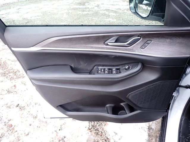 New 2025 Jeep Grand Cherokee Limited w/ Black Appearance Package image 15