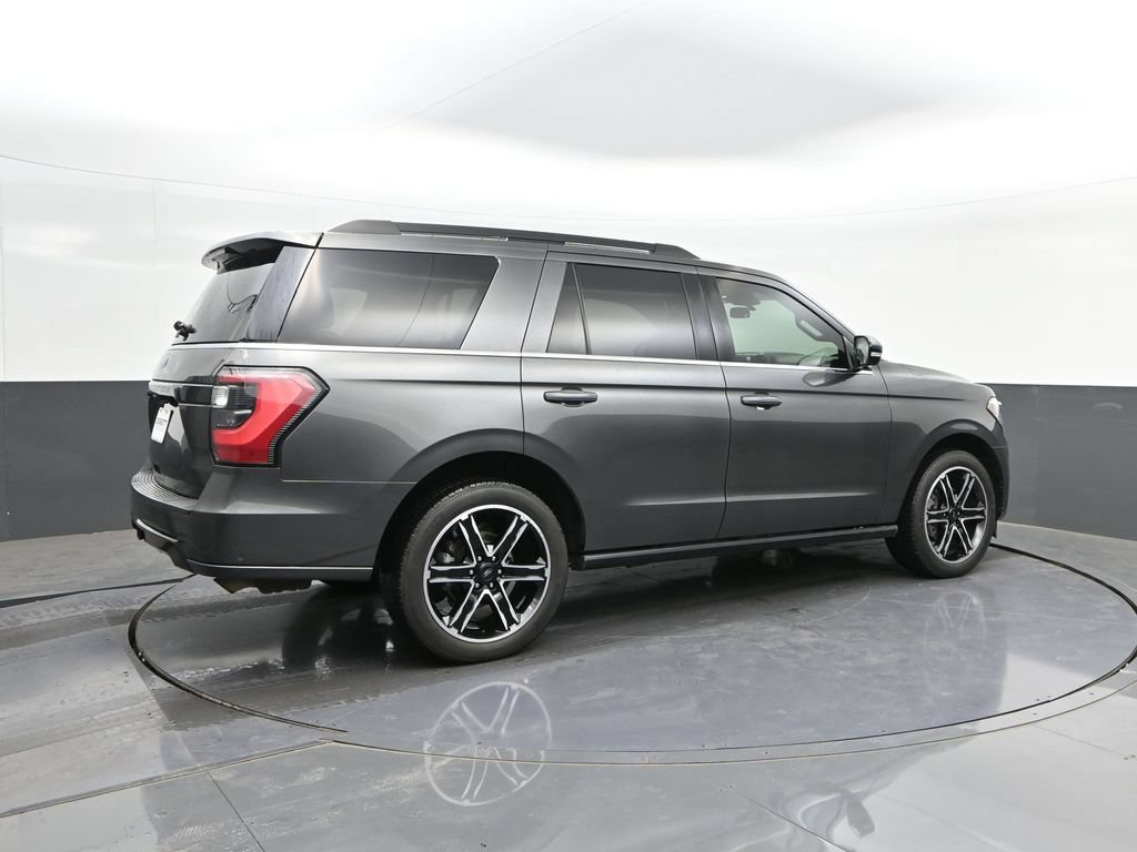 Used 2019 Ford Expedition Limited w/ Equipment Group 303A AWD/4WD image 15