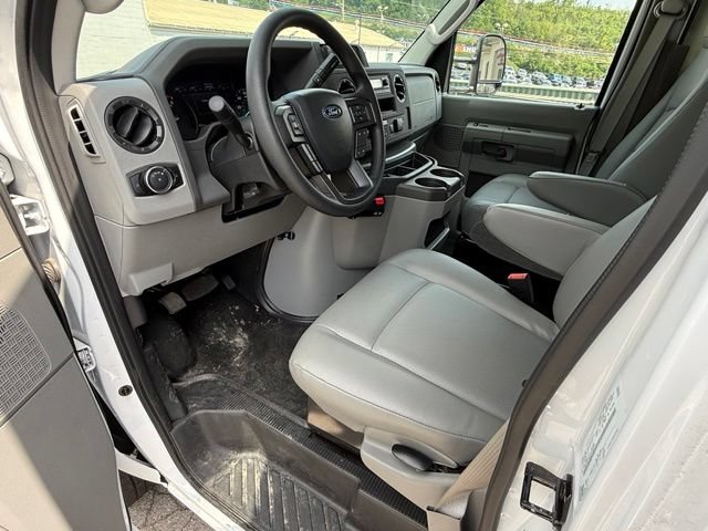 New 2026 Ford E-450 and Econoline 450 Super Duty w/ Power Equipment Group RWD image 18