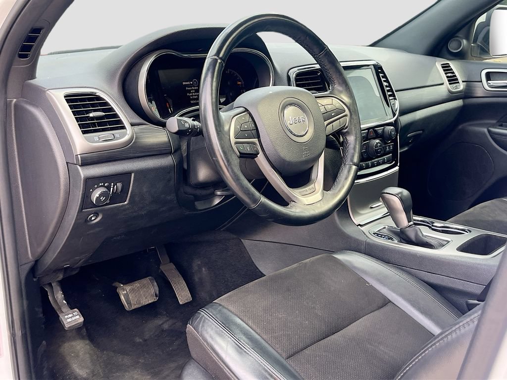 Used 2020 Jeep Grand Cherokee Altitude AWD/4WD image 9