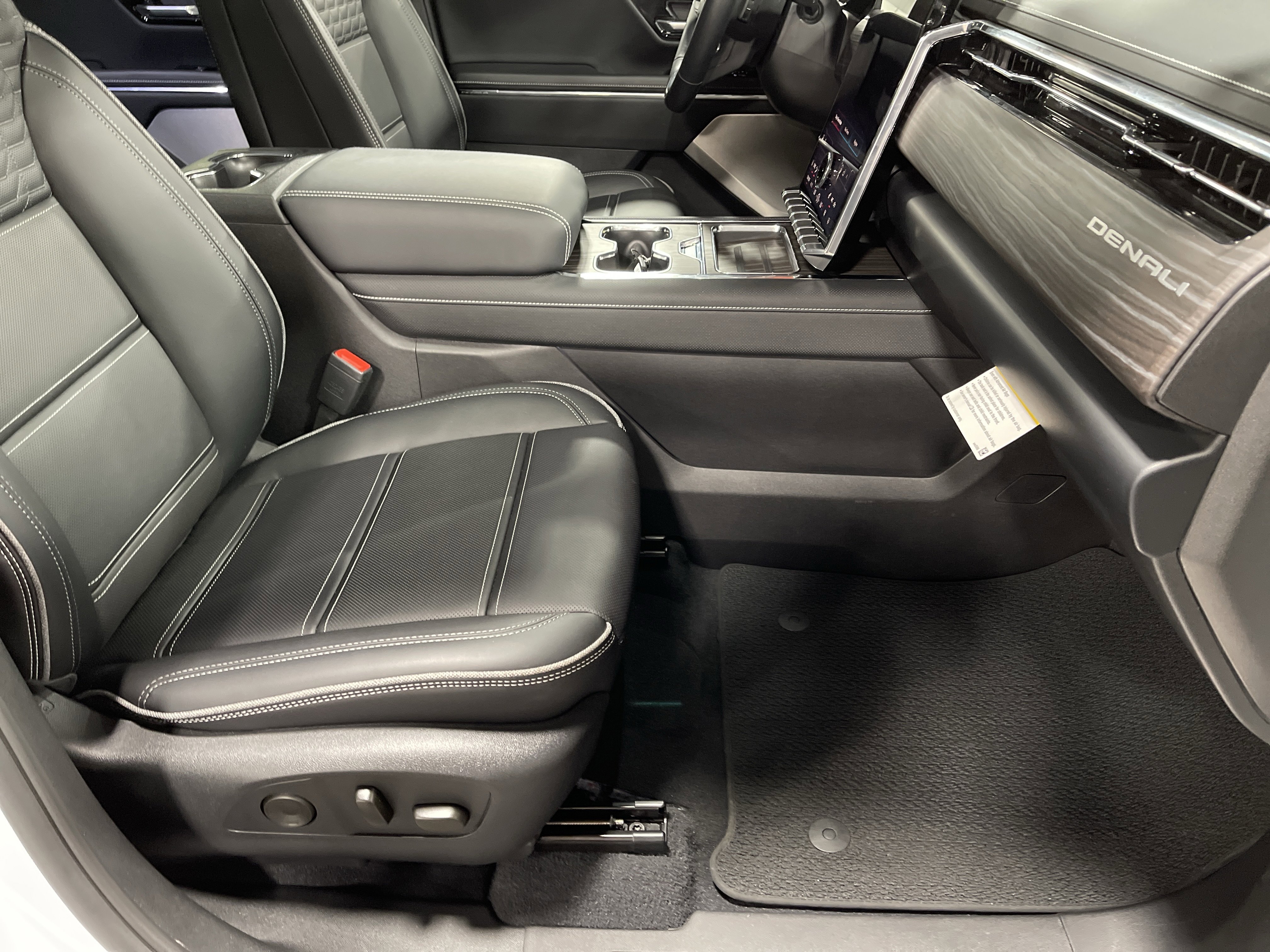 New 2025 GMC Sierra EV Denali image 16