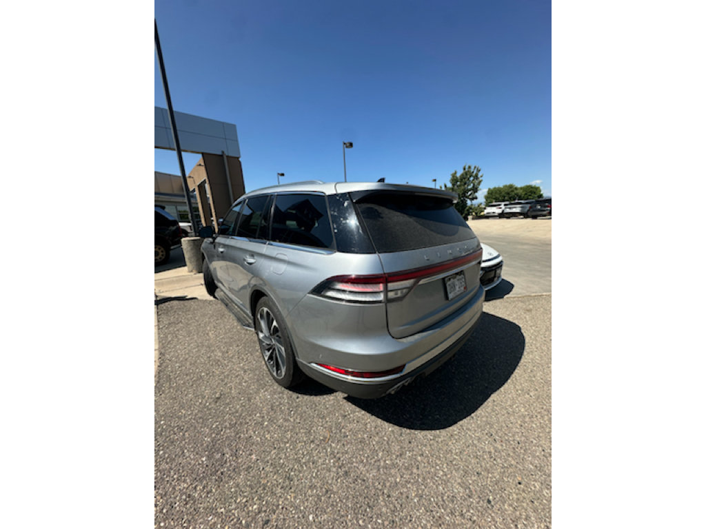 Used 2022 Lincoln Aviator Reserve w/ Equipment Group 201A AWD/4WD image 2