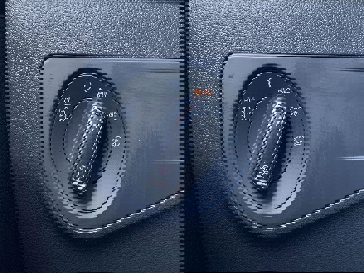 Used 2020 Volkswagen Tiguan SE R-Line image 17