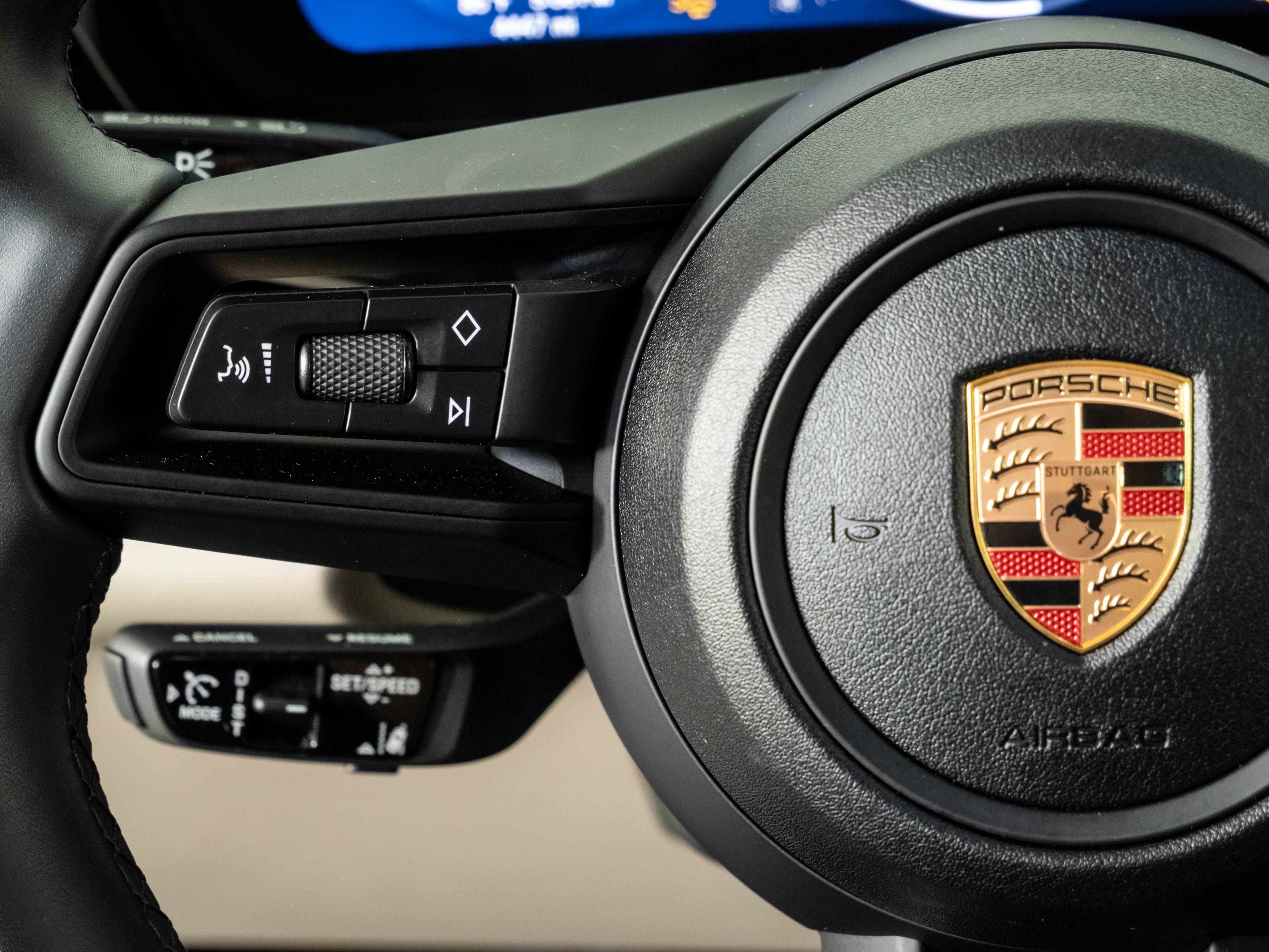 Used 2025 Porsche Macan Electric RWD image 10