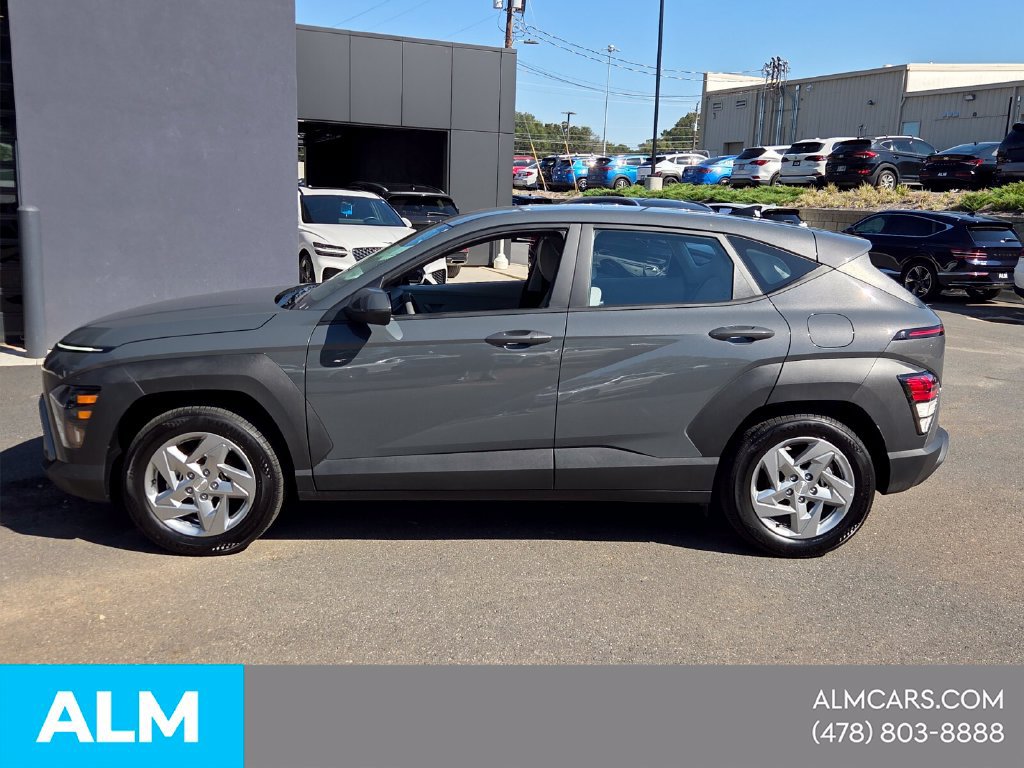 Used 2026 Hyundai Kona SE FWD image 2