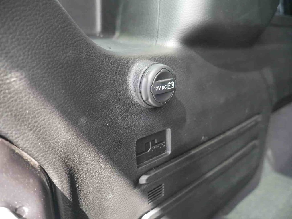 Used 2025 Jeep Wrangler Unlimited Rubicon AWD/4WD image 10