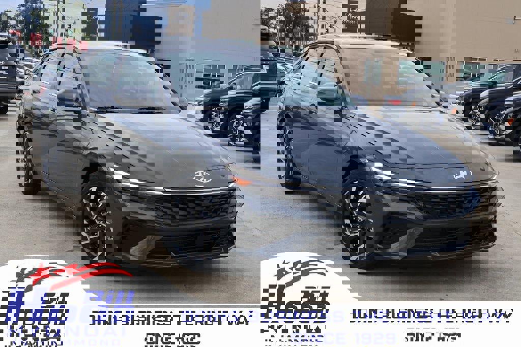 New 2025 Hyundai Elantra SEL