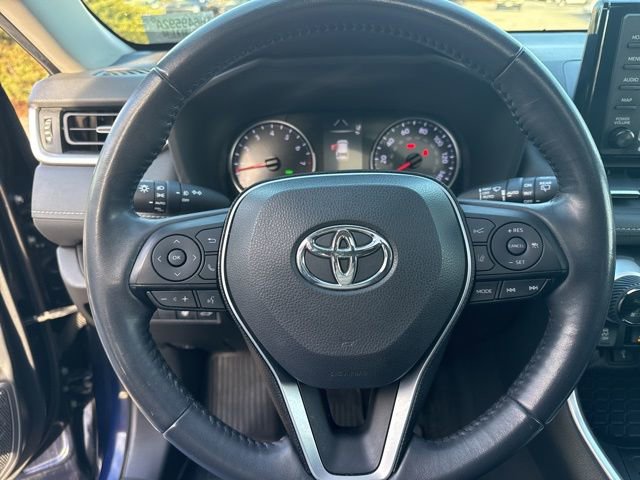 Used 2020 Toyota RAV4 XLE Premium image 14