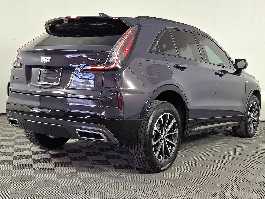 Certified 2024 Cadillac XT4 Sport w/ Cold Weather Package AWD/4WD image 9