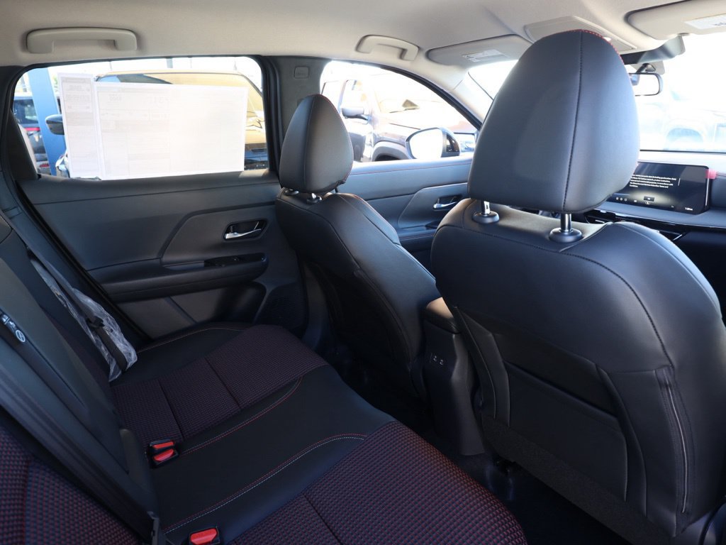 New 2026 Nissan Kicks SR FWD image 17