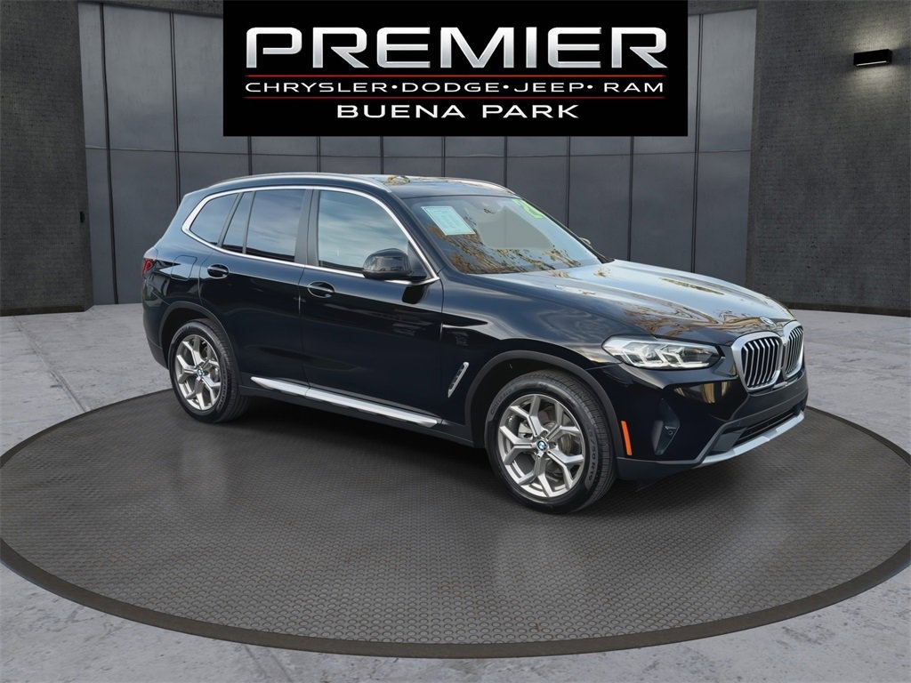 Used 2024 BMW X3 xDrive30i w/ Premium Essential Package image 2
