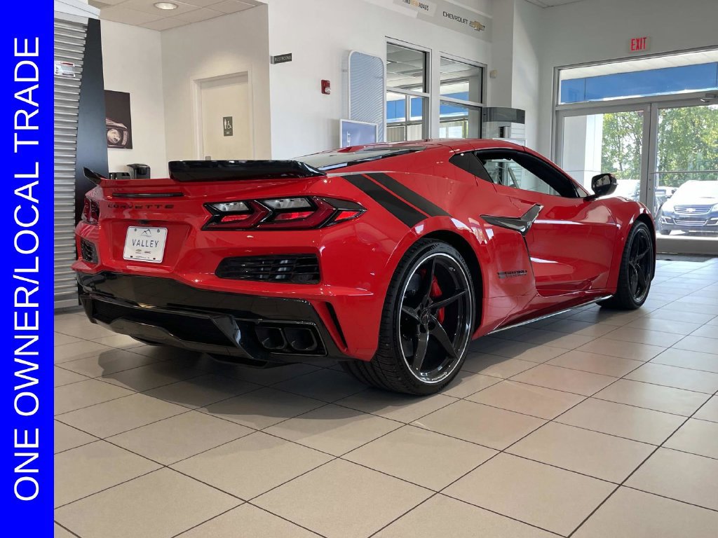 Used 2027 Chevrolet Corvette Grand Sport RWD image 2