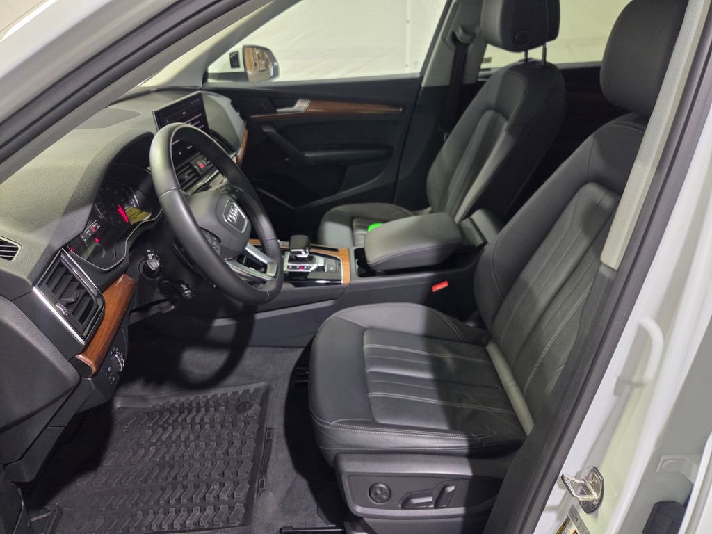 Used 2023 Audi Q5 2.0T Premium w/ Convenience Package AWD/4WD image 12