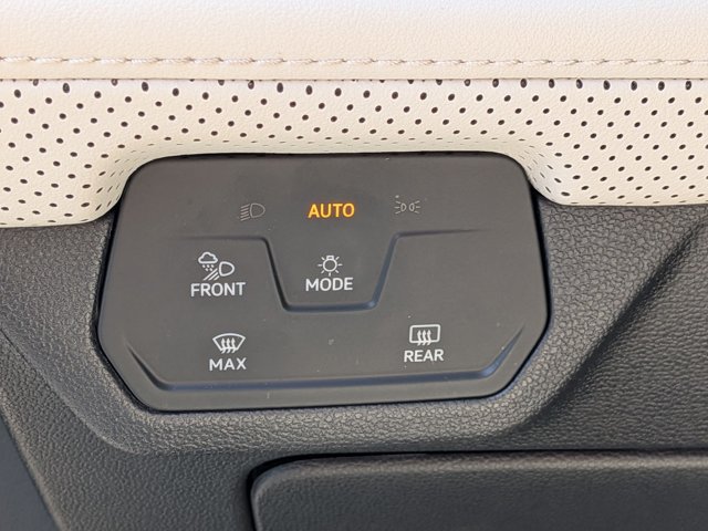 Used 2025 Volkswagen Atlas Cross Sport SEL Premium R-Line AWD/4WD image 18