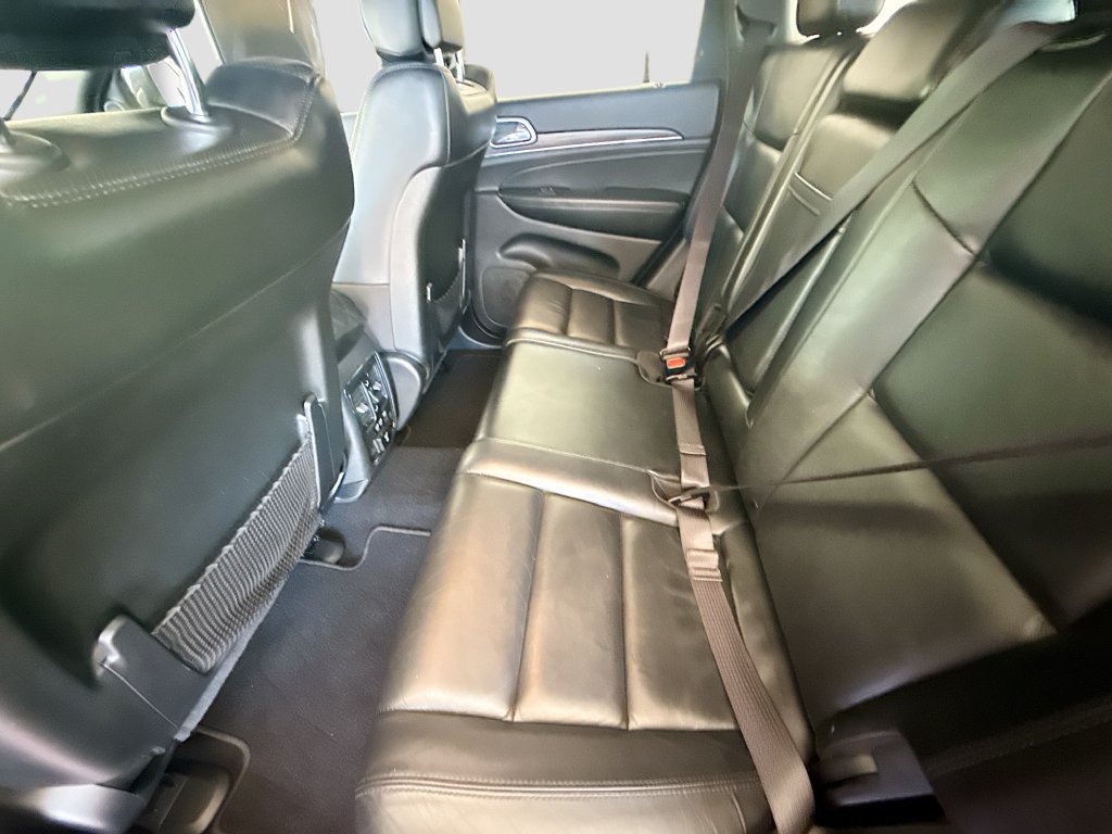 Used 2019 Jeep Grand Cherokee Limited AWD/4WD image 24