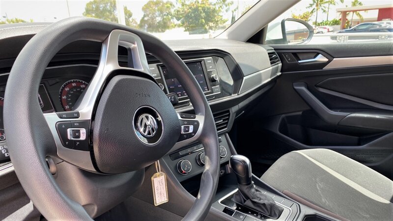 Used 2019 Volkswagen Jetta S w/ Driver Assistance Package FWD image 9