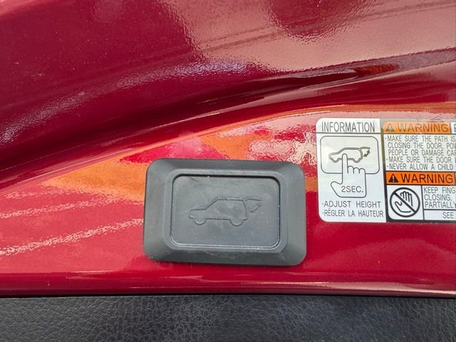 Used 2018 Toyota RAV4 Limited AWD/4WD image 9