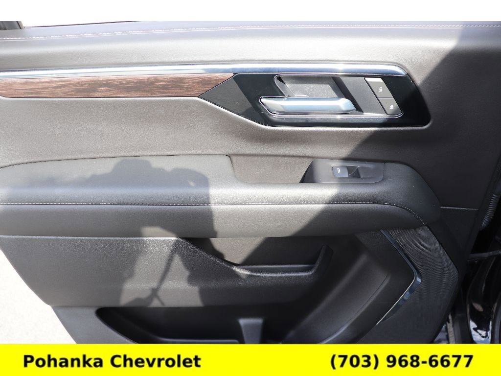 Certified 2025 Chevrolet Suburban Z71 image 23