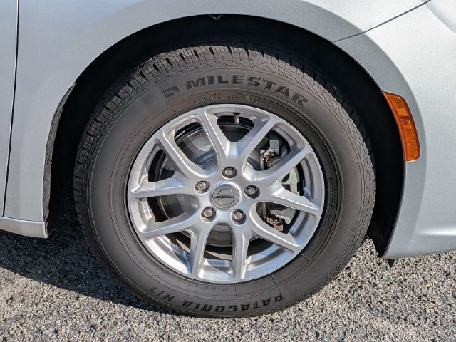 Used 2023 Chrysler Pacifica Touring-L FWD image 11