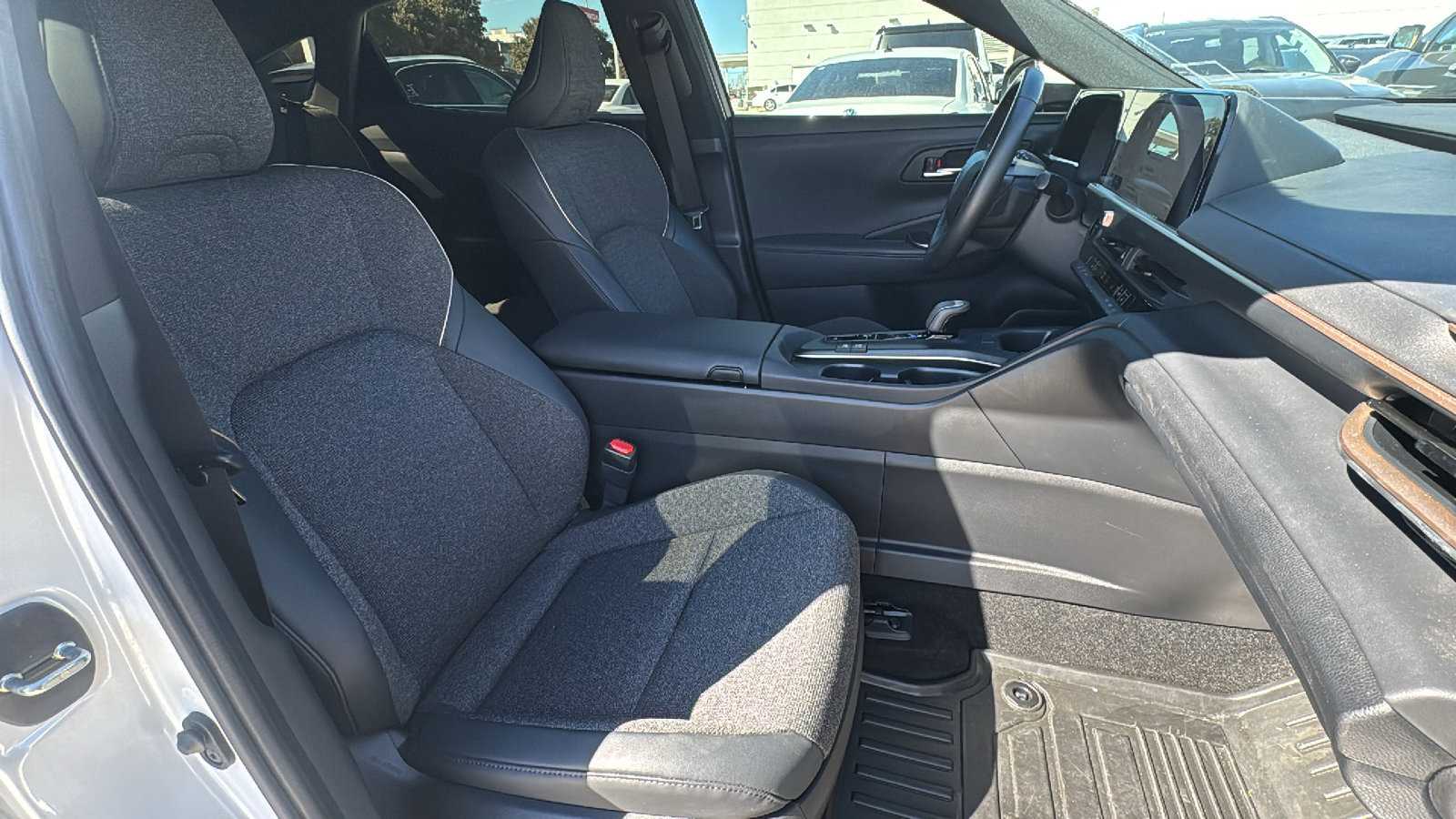 Used 2023 Toyota Crown Limited image 31