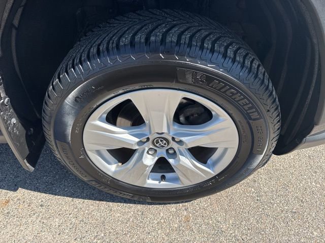 Used 2021 Toyota RAV4 XLE w/ Convenience Package image 44