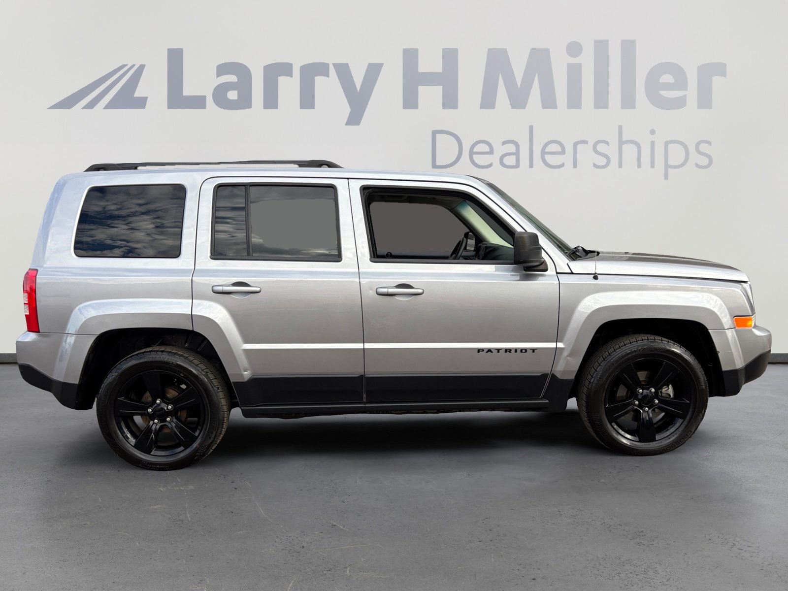 Used 2015 Jeep Patriot Sport w/ Power Value Group image 6