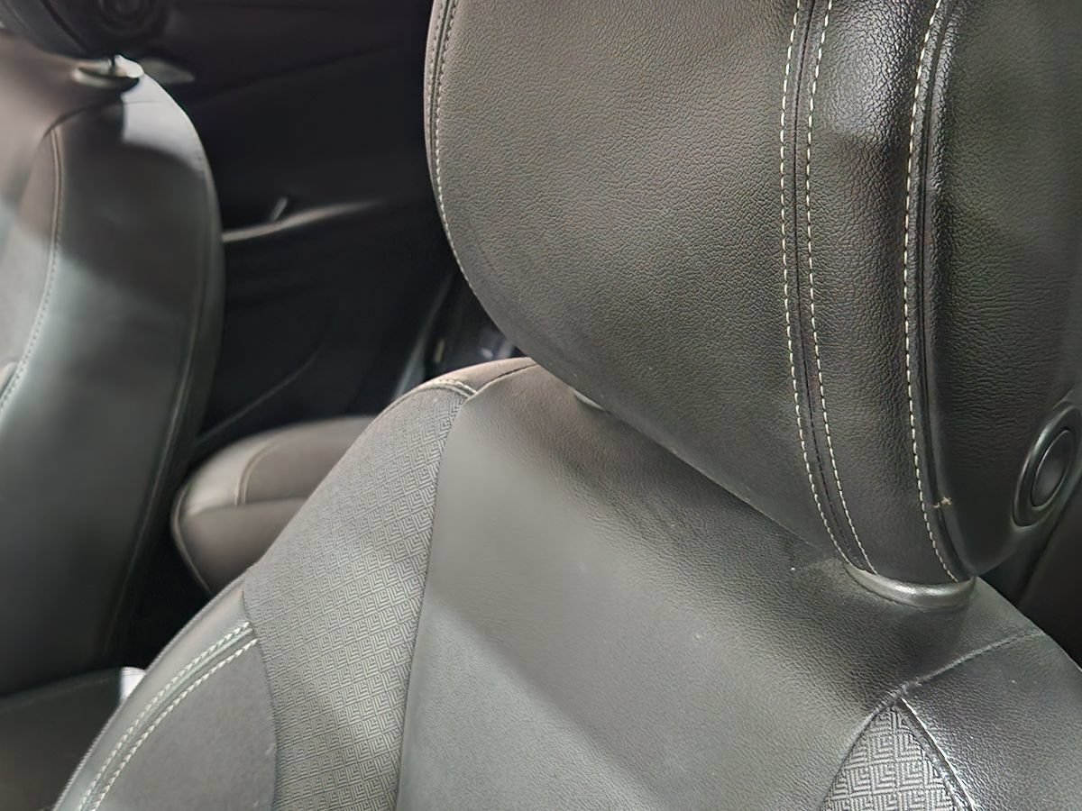 Used 2022 Buick Encore GX Select w/ Sport Touring Package FWD image 34