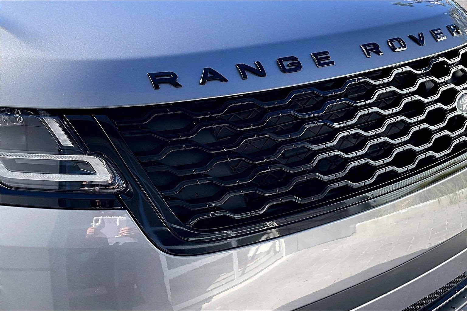 Used 2023 Land Rover Range Rover Velar S image 30