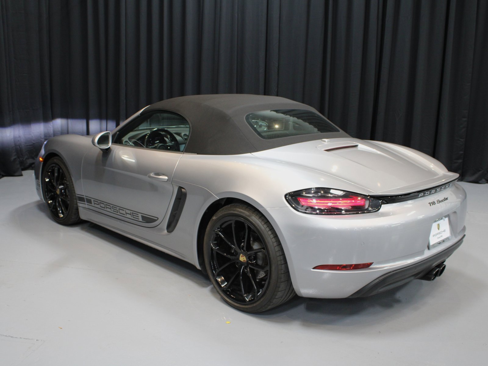 Used 2024 Porsche 718 Boxster image 3