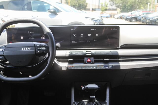 Certified 2025 Kia K4 FWD image 12