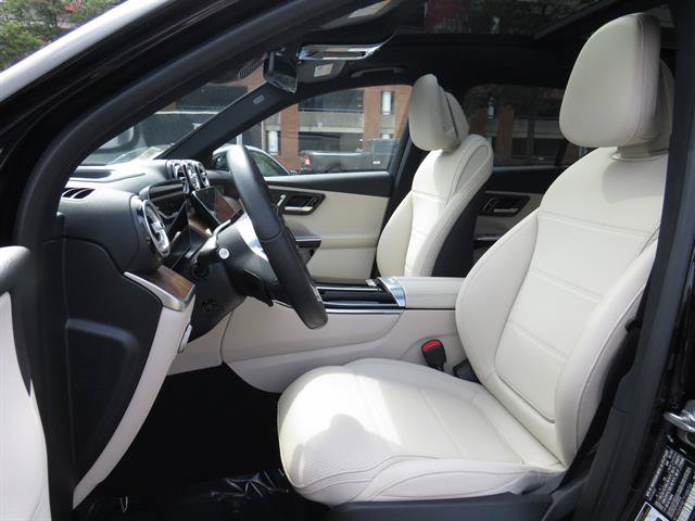 Used 2026 Mercedes-Benz GLC 300 4MATIC image 21