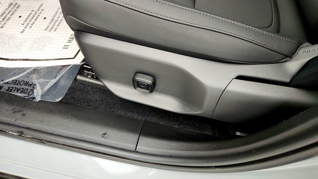 Used 2025 Volvo EX30 Ultra image 12